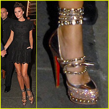 victoria-beckham-christian-louboutin-SAPATO